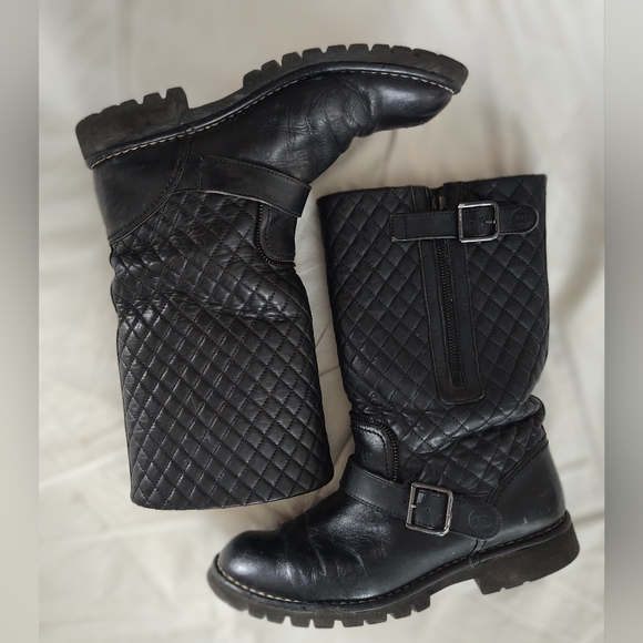 Vintage CHANEL black leathermotorcycle boots - Picture 2 of 9